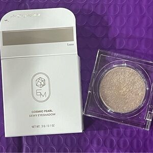 EM Cosmetics Dewy Eyeshadow